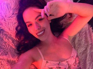 alluringariya from Greater London,United Kingdom